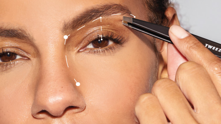 model with slant tweezer